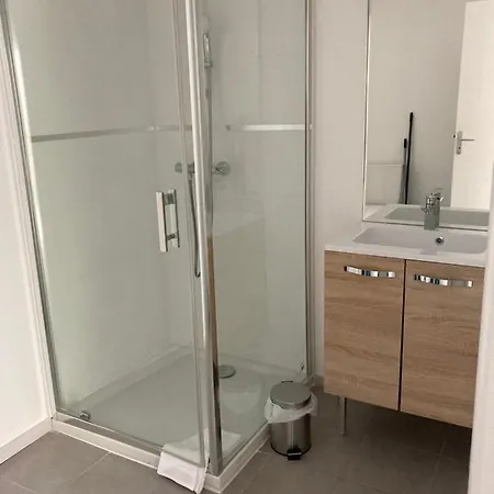 Saint Patrice شقة فندقية 2*